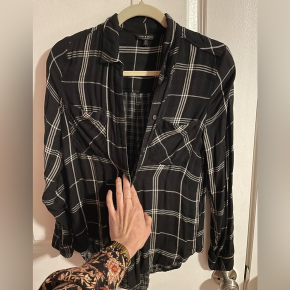 Black plaid Lucky Brand women’s button down top - Picture 1 of 3